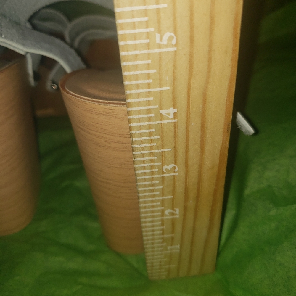 Sandles - Picture 3 of 5